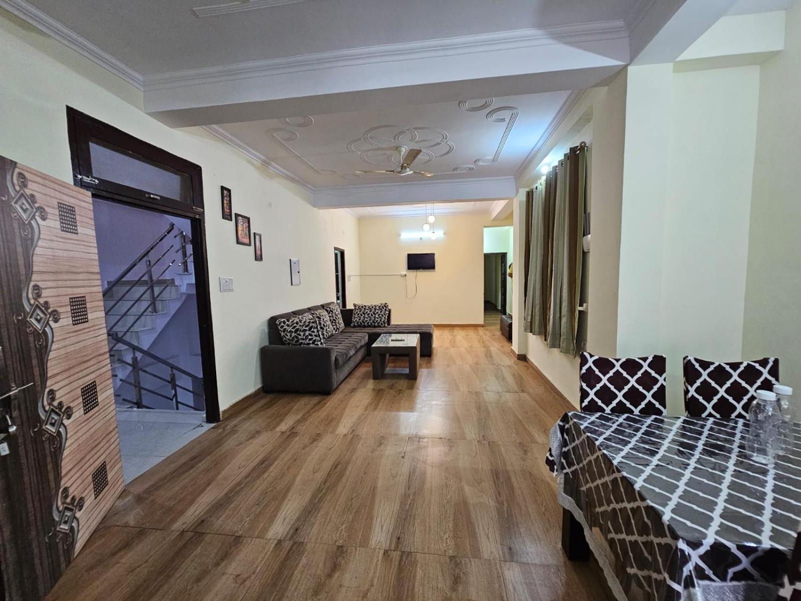 Apartment 3 Bhk In Krishna Nagar Lko 201l Lucknow