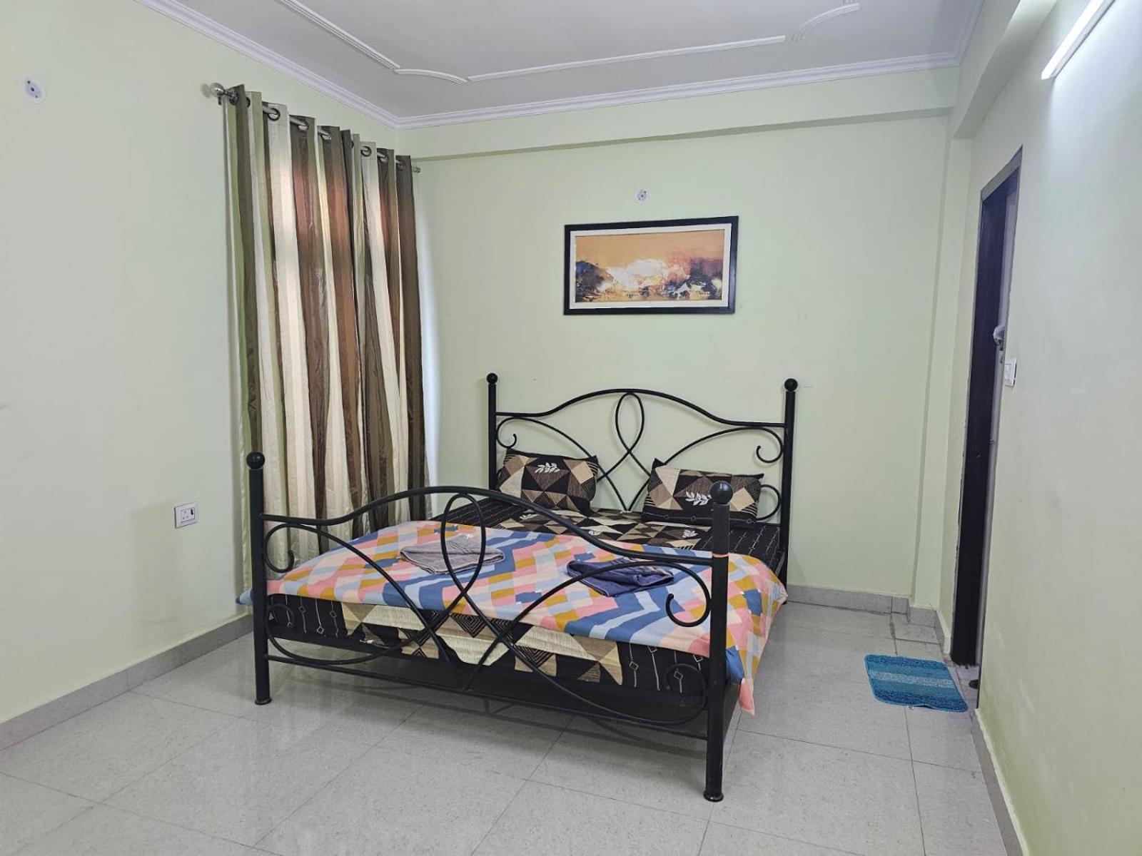 3 Bhk In Krishna Nagar Lko 201l Apartment *