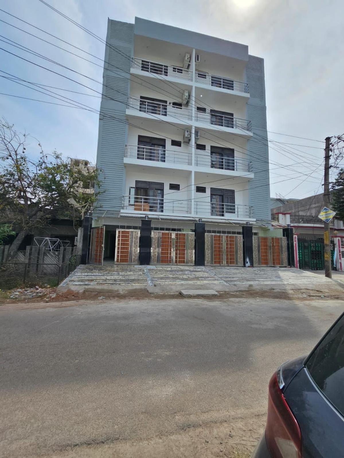 3 Bhk In Krishna Nagar Lko 201l Apartment