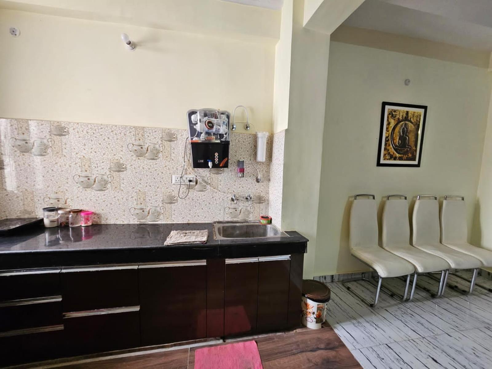 Apartment 3 Bhk In Krishna Nagar Lko 201l *